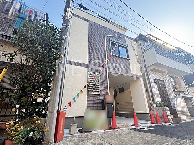 溢れる陽光でご家族の笑顔も輝く