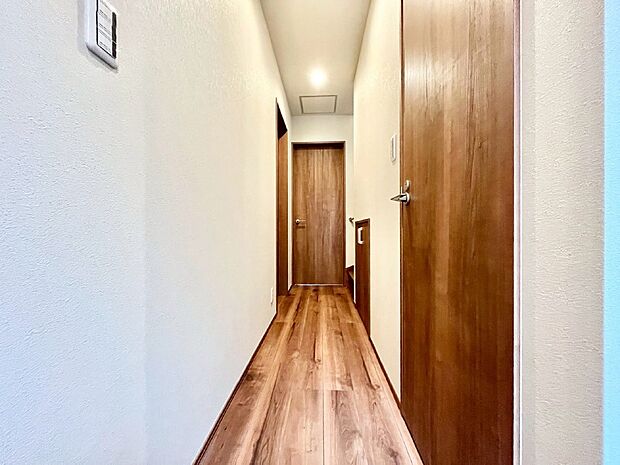 家族の帰宅やお客様をあたたかく迎える玄関。  