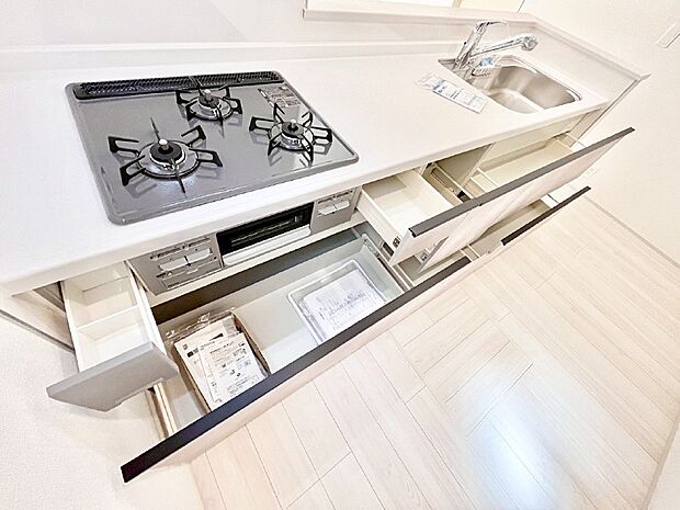 使いやすさを優先したスライド式収納タイプ!