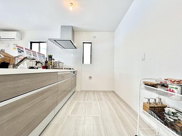 料理をしながらでもご家族との会話を楽しめる対面キッチン