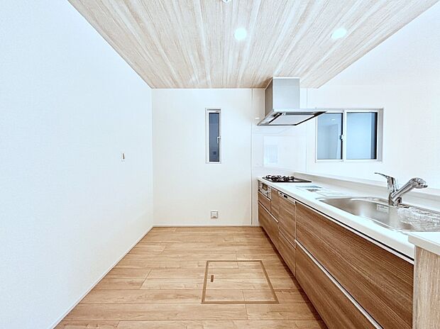 ゆとりあるキッチンではご家族と楽しくお料理ができます。