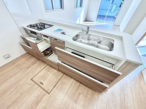 使いやすさを優先したスライド式収納タイプ！