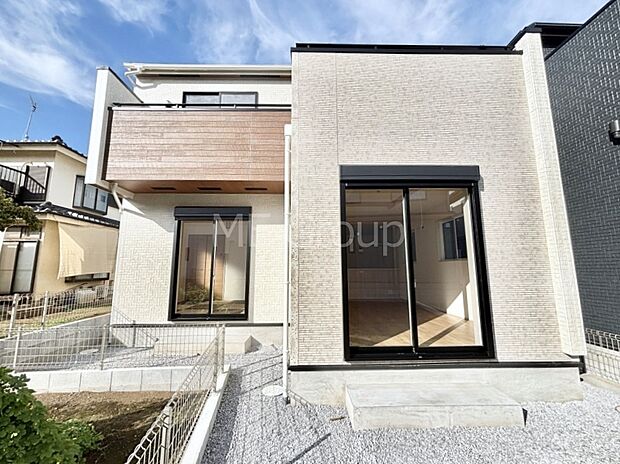 洗練された外観、上質な住空間が広がる室内は永く安心して過ごせる住居です。 