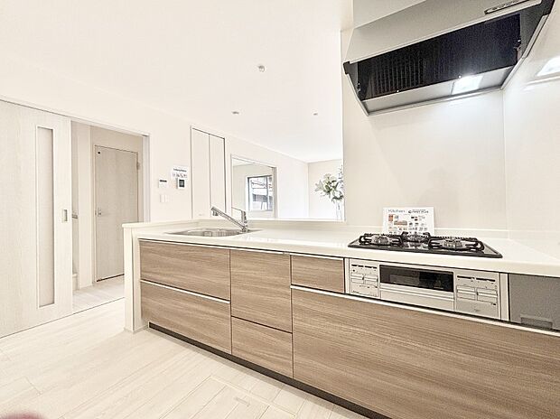 ゆとりあるキッチンではご家族と楽しくお料理ができます。