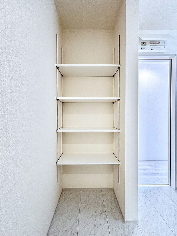 洗面所収納は洗剤のストックやタオルなどの収納に便利です。
