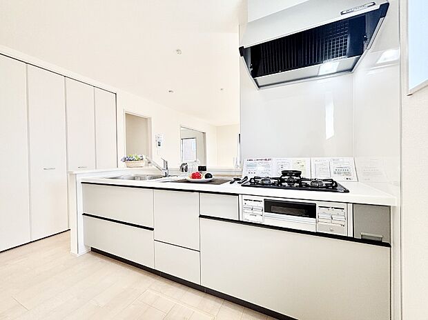 ゆとりあるキッチンではご家族と楽しくお料理ができます。