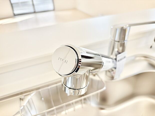 いつでも清潔なおいしいお水を。一つの水栓で水道水と浄水を使い分け。