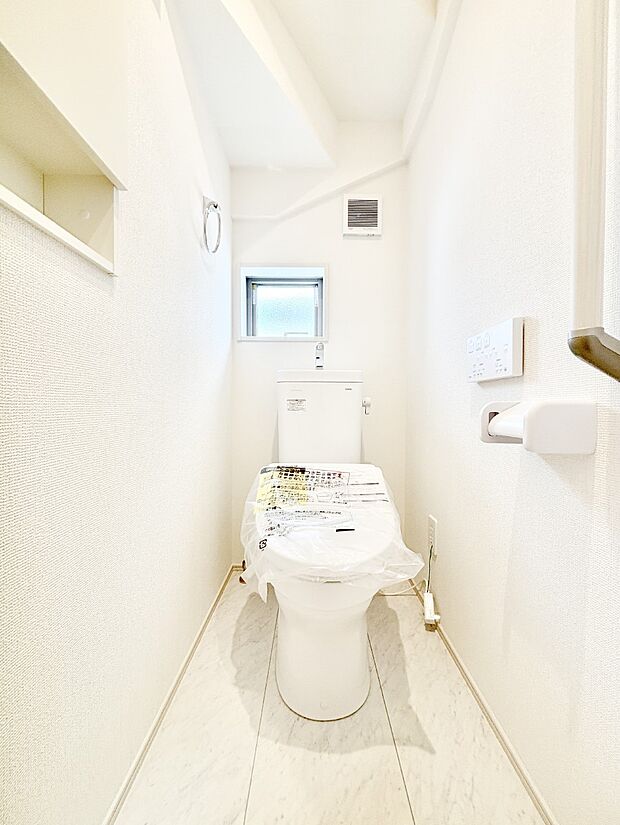 トイレは安心の2箇所！朝のバタバタも一安心です。 