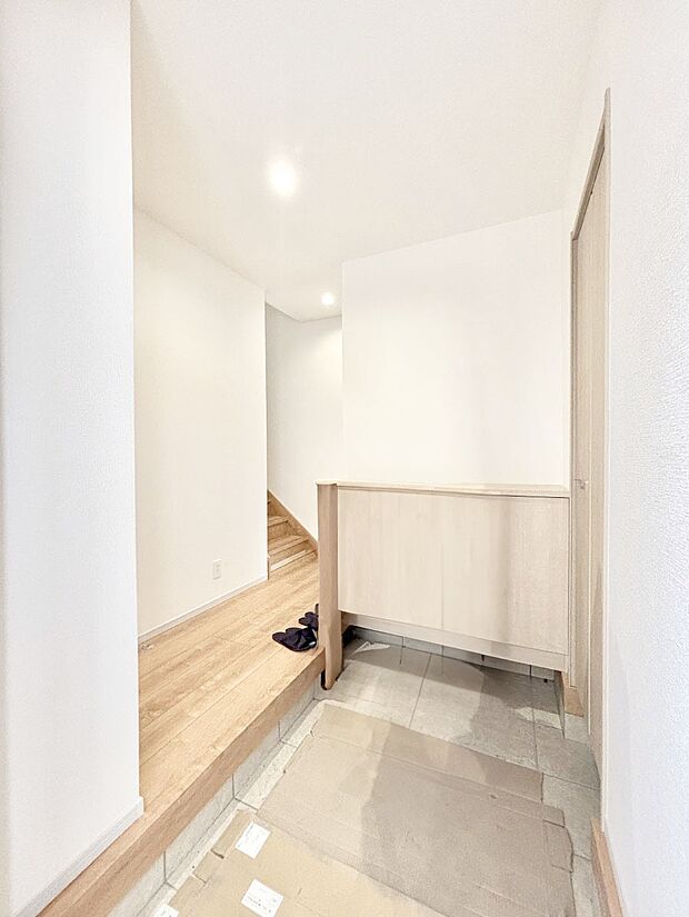 窮屈さを感じさせない広々玄関!