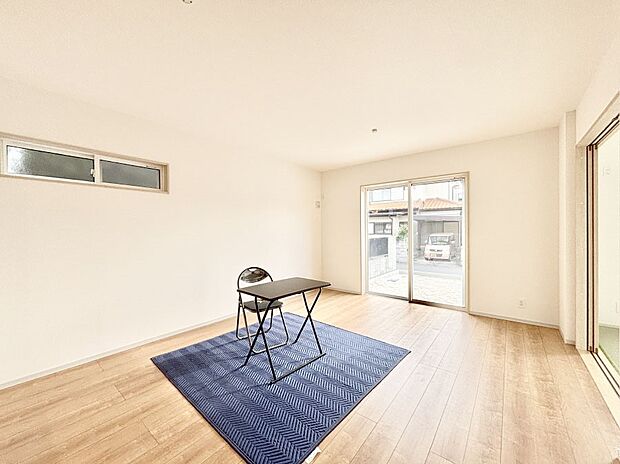 家族の笑顔が自然と生まれてくる、そんな雰囲気のダイニングに仕上がっています