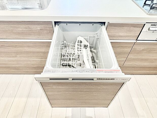 面倒なお片づけは食洗機にお任せ！家事の負担が減って、時間にも気持ちにもゆとりができます。