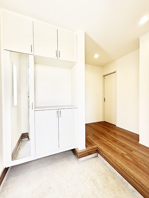 家族の帰宅やお客様をあたたかく迎える玄関