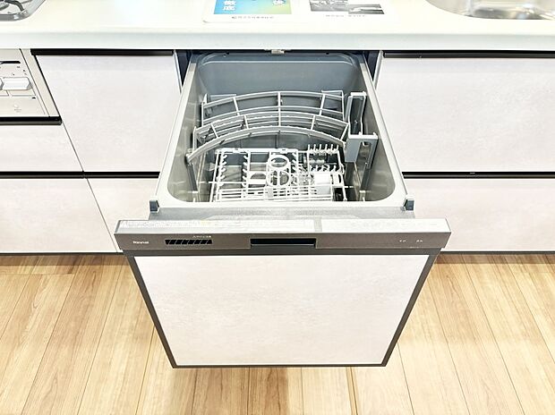 面倒なお片づけは食洗機にお任せ！家事の負担が減って、時間にも気持ちにもゆとりができます。