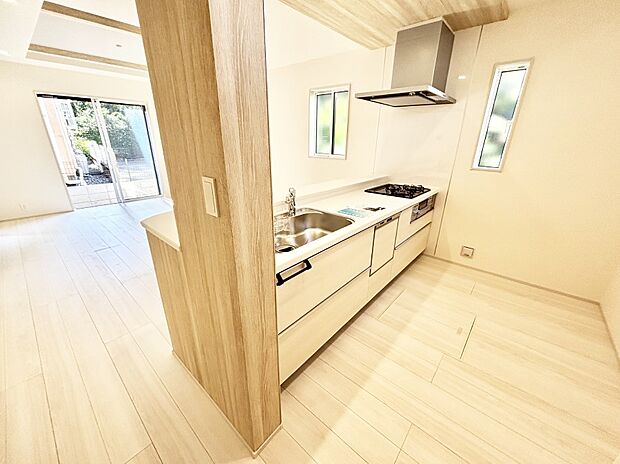 料理をしながらご家族との会話を楽しめる対面カウンターキッチン