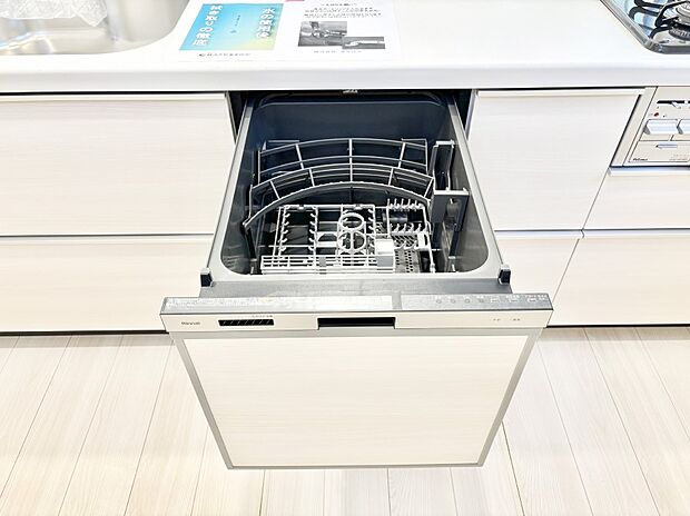 面倒なお片づけは食洗機にお任せ！家事の負担が減って、時間にも気持ちにもゆとりができます。