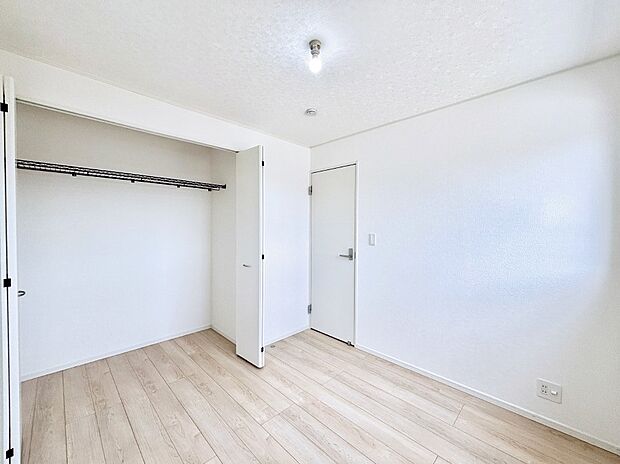 子供部屋にもおすすめな収納スペースたっぷりの居室