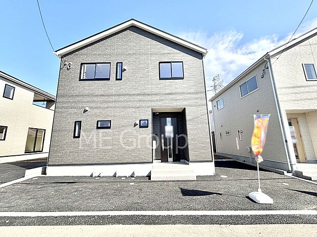 洗練された外観、上質な住空間が広がる室内は永く安心して過ごせる住居です。