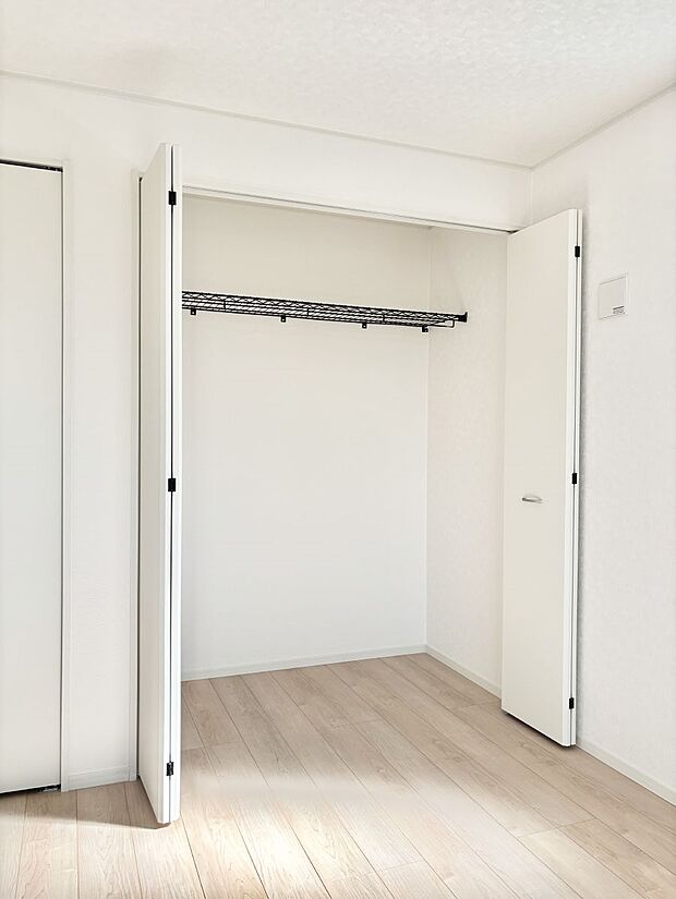 たっぷりの収納スペースで快適に暮らせそう 