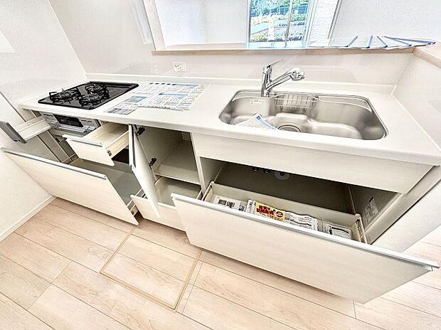 使いやすさを優先したスライド式収納タイプ！