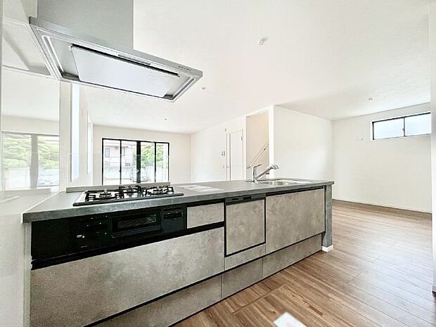 毎日使うキッチンだから、使いやすさ&お手入れのしやすさにこだわりました。