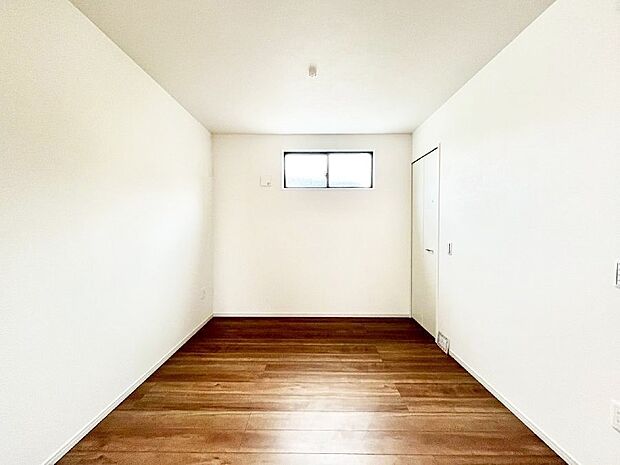 キッチン横の4.5帖スペースは多目的に使用出来て便利!