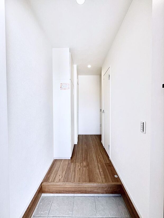 いつもきれいにしておきたい玄関ですね。  