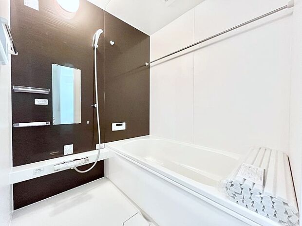 落ち着いた雰囲気でゆっくりお寛ぎいただけるバスルーム