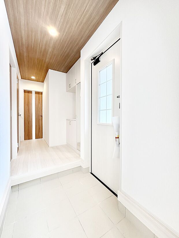 家族の帰宅やお客様をあたたかく迎える玄関