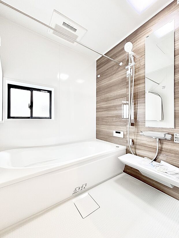 落ち着いた雰囲気でゆっくりお寛ぎいただけるバスルーム