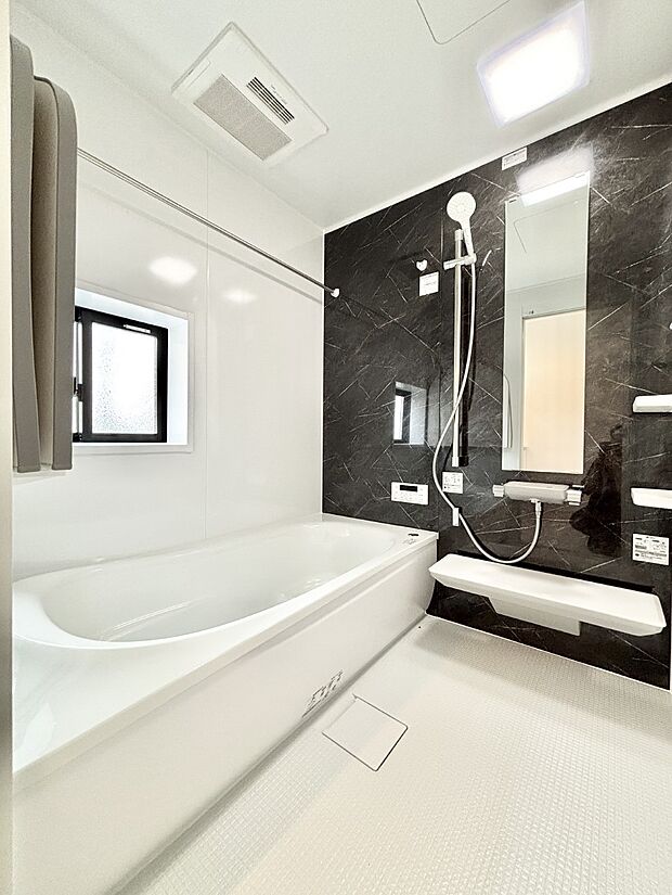 一日の疲れを癒やす大切なバスタイム。ゆっくりとお風呂を楽しんで疲れをとりたいですね！  