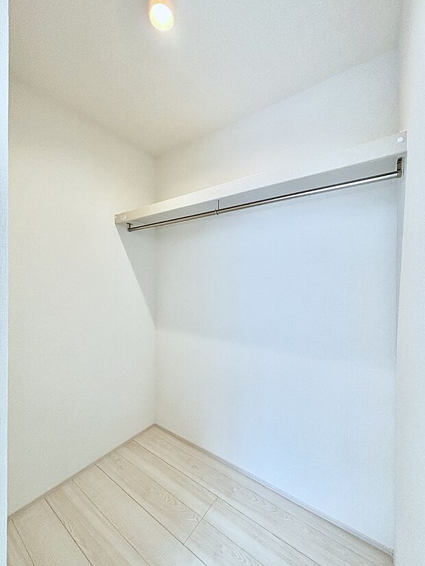 毎日の服選びが楽しくなるウォークインクローゼット 