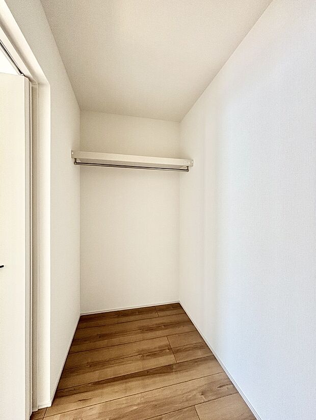 毎日の服選びが楽しくなるウォークインクローゼット 