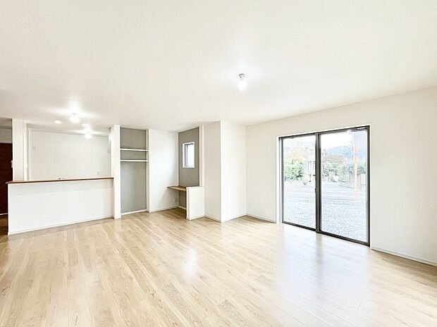 住む方の個性が引き出される、インテリアを考えるのが楽しみなリビングです！ 