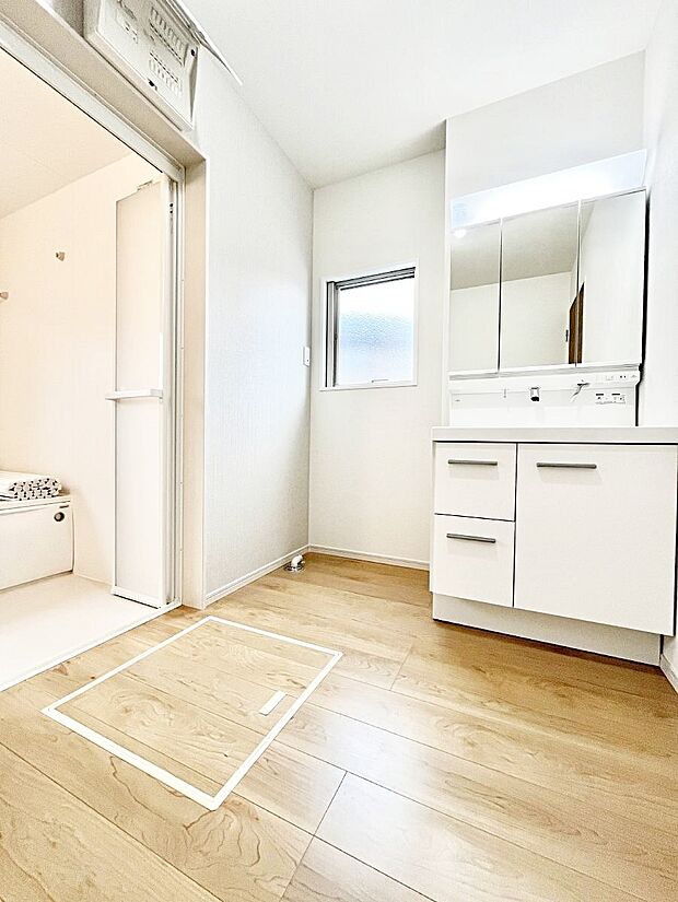 広々とゆとりのあるランドリースペース。