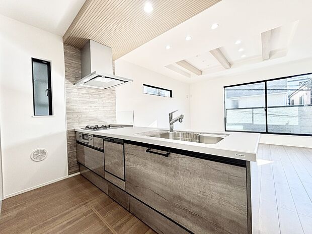 料理をしながらご家族との会話を楽しめる対面カウンターキッチン