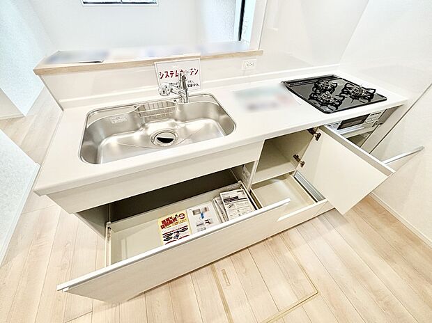 使いやすさを優先したスライド式収納タイプ!