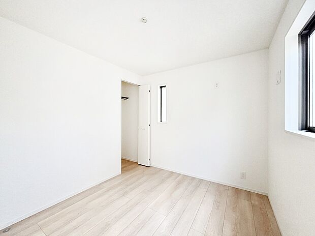 ナチュラルなフローリングはどんなインテリアにもマッチ。