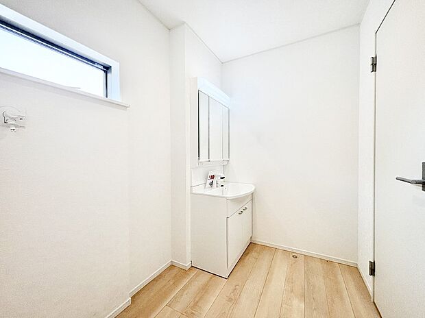 上質な洗面空間がゆとりの時間を演出