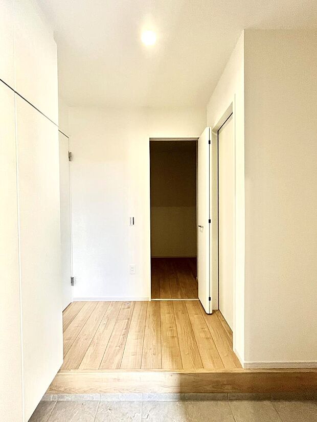 家族の帰宅やお客様をあたたかく迎える玄関