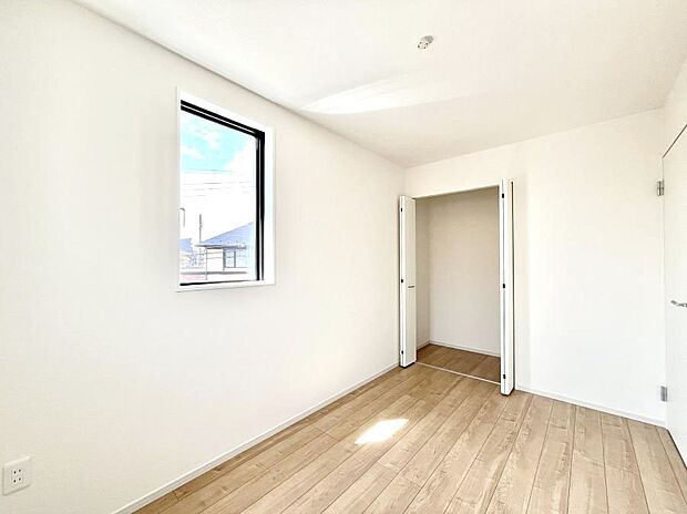 子供部屋にもおすすめな収納スペースたっぷりの居室