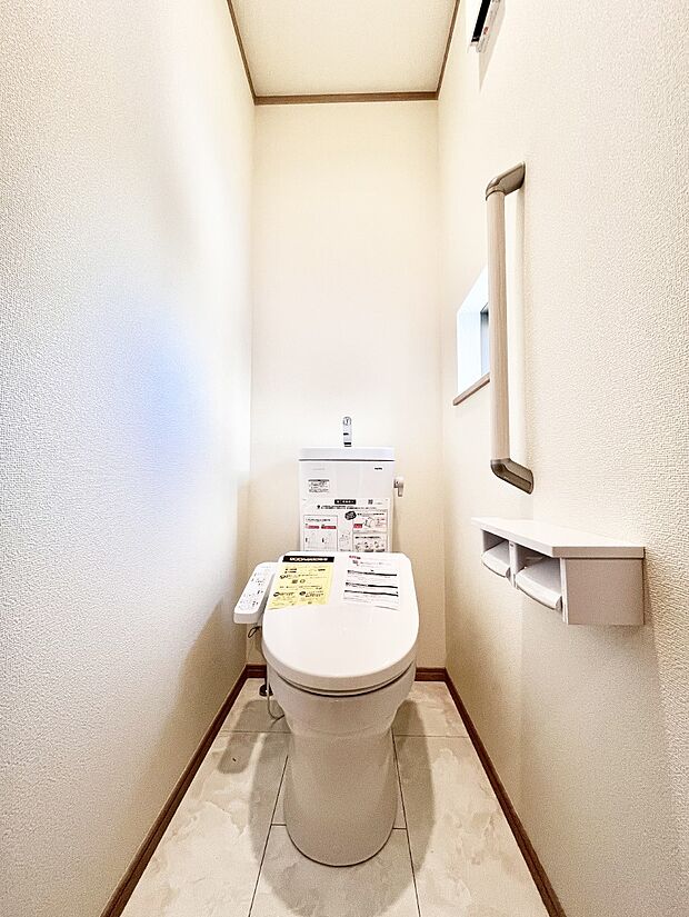 トイレは温水洗浄機能付き  