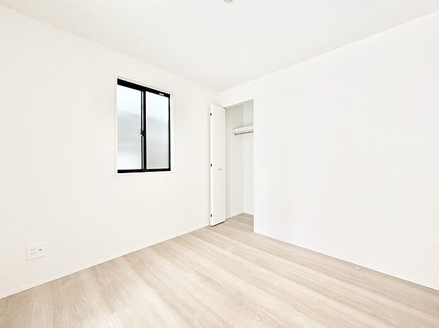 使いやすい形でベットや家具の置き方にも困ることもありません。 