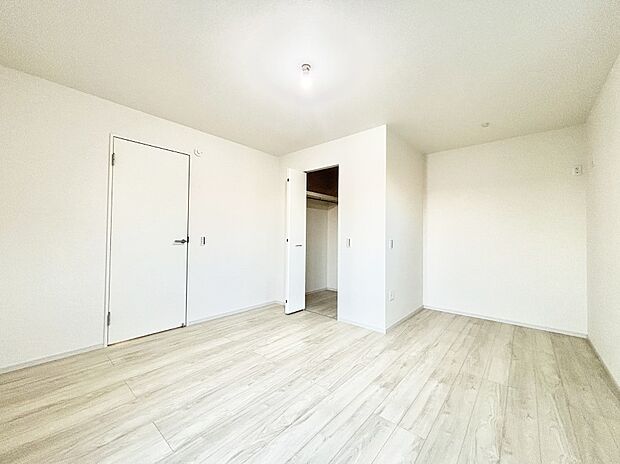 収納が充実しているので居住スペースを広々使えます