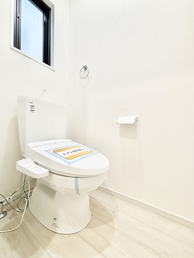 トイレは温水洗浄機能付き