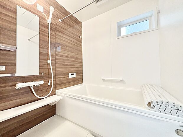 落ち着いた雰囲気でゆっくり寛げるバスルーム