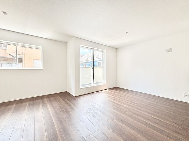 家族の笑顔が自然と生まれてくる、そんな雰囲気のダイニングに仕上がっています。