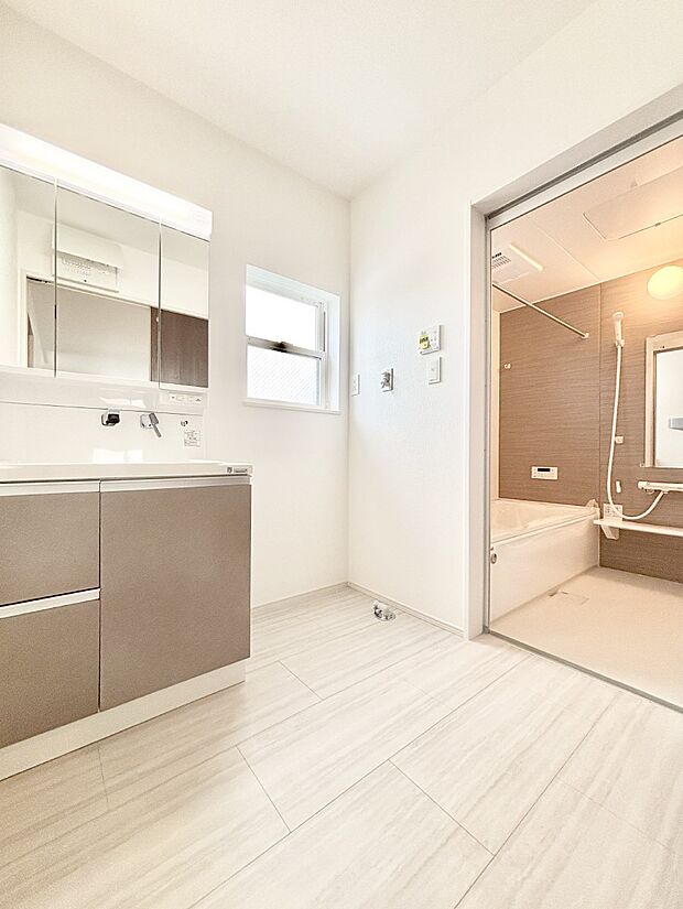 広々とゆとりのあるランドリースペース。  