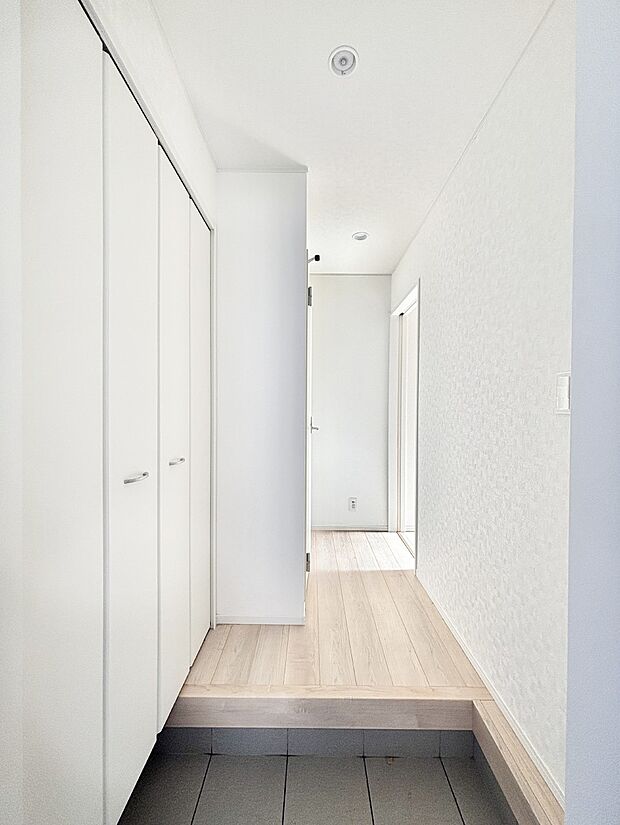 家族の帰宅やお客様をあたたかく迎える玄関