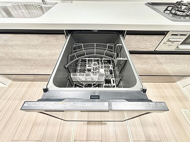 面倒なお片づけは食洗機にお任せ！家事の負担が減って、時間にも気持ちにもゆとりができます。