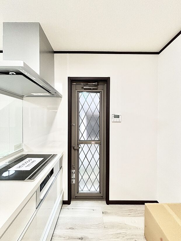 換気&採光にもうれしい勝手口